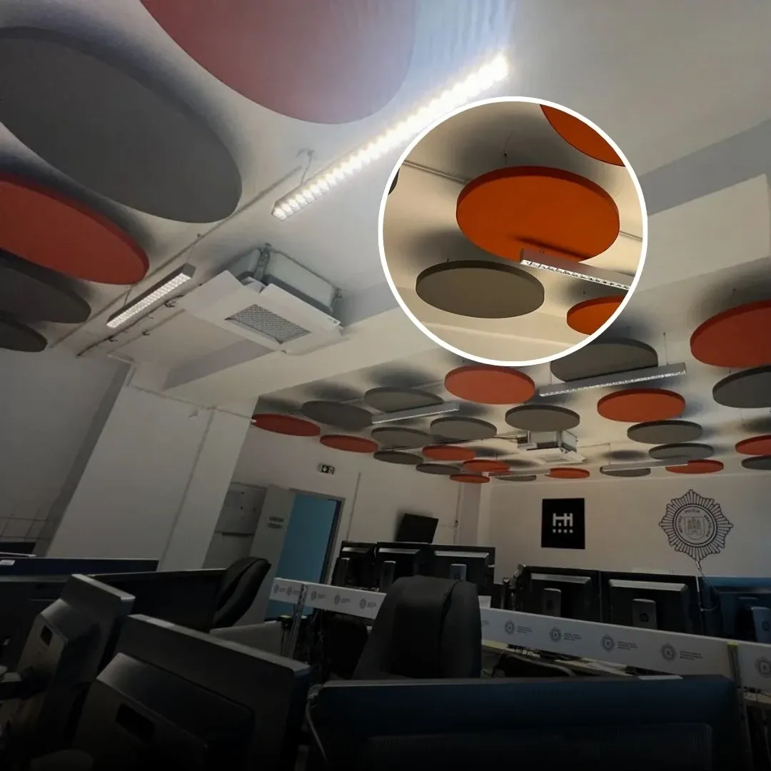 Decibel-Акустично побољшање собе за позиве полиције Братиславе